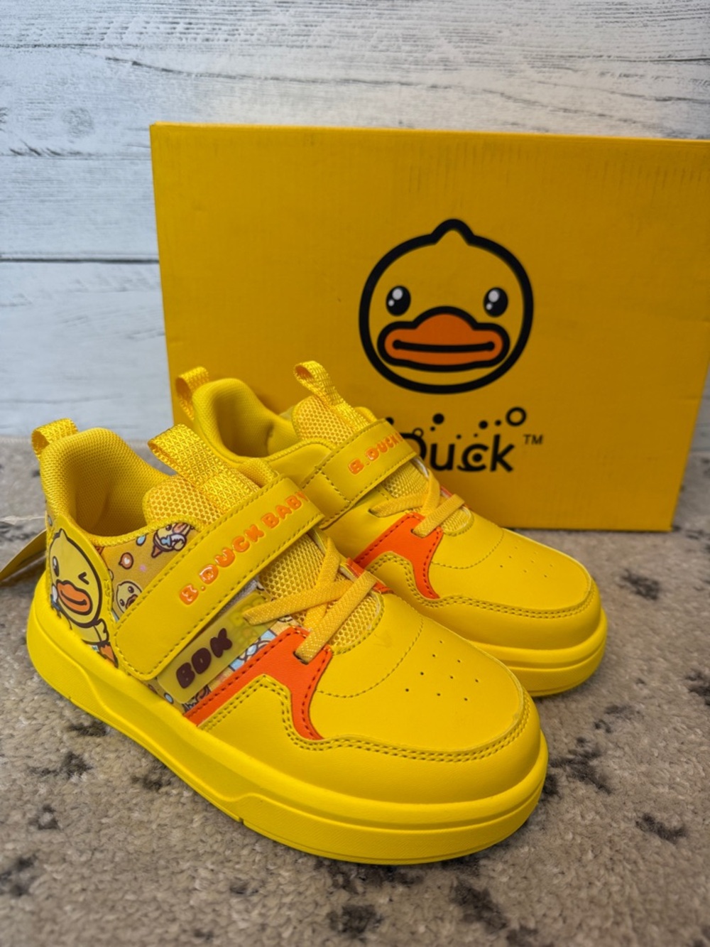 NWT Kids B.Duck Sneakers